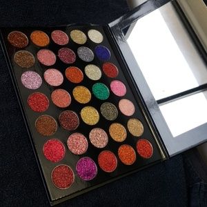 Glitter eyeshadow palette